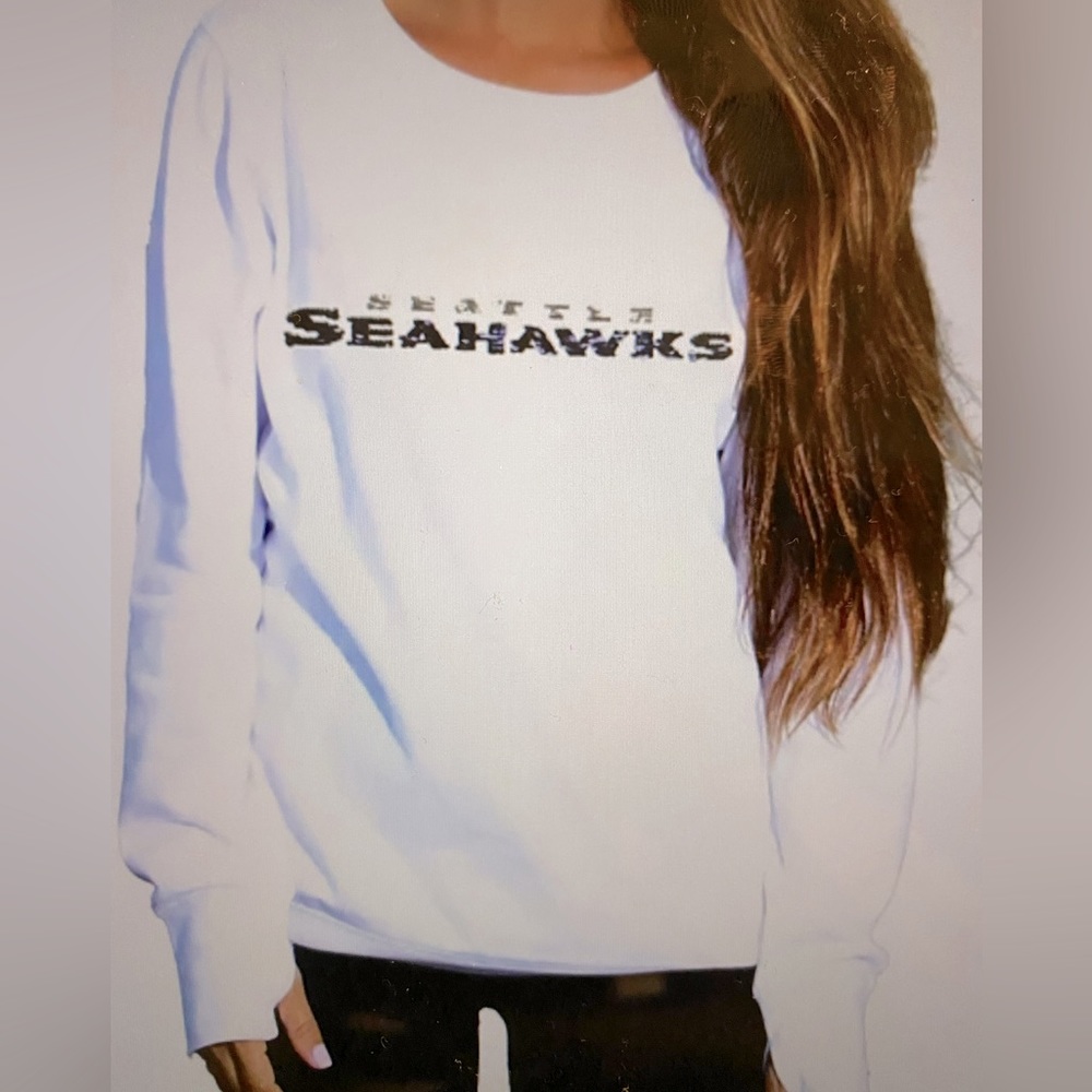 NWT women's white Seahawks fleece pullover sweatshirt
